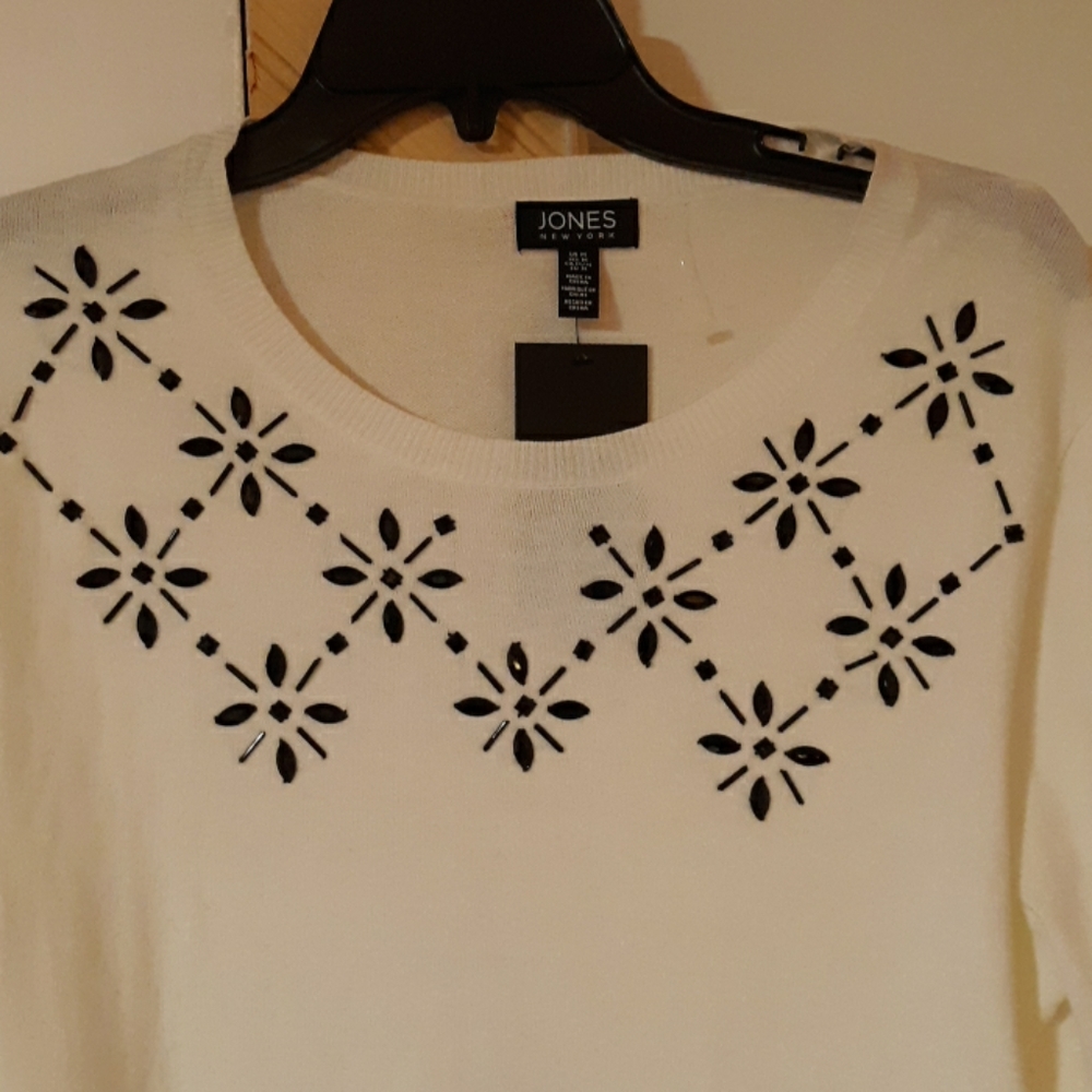 Nwt Jones N.Y. crew neck embellished pullover M